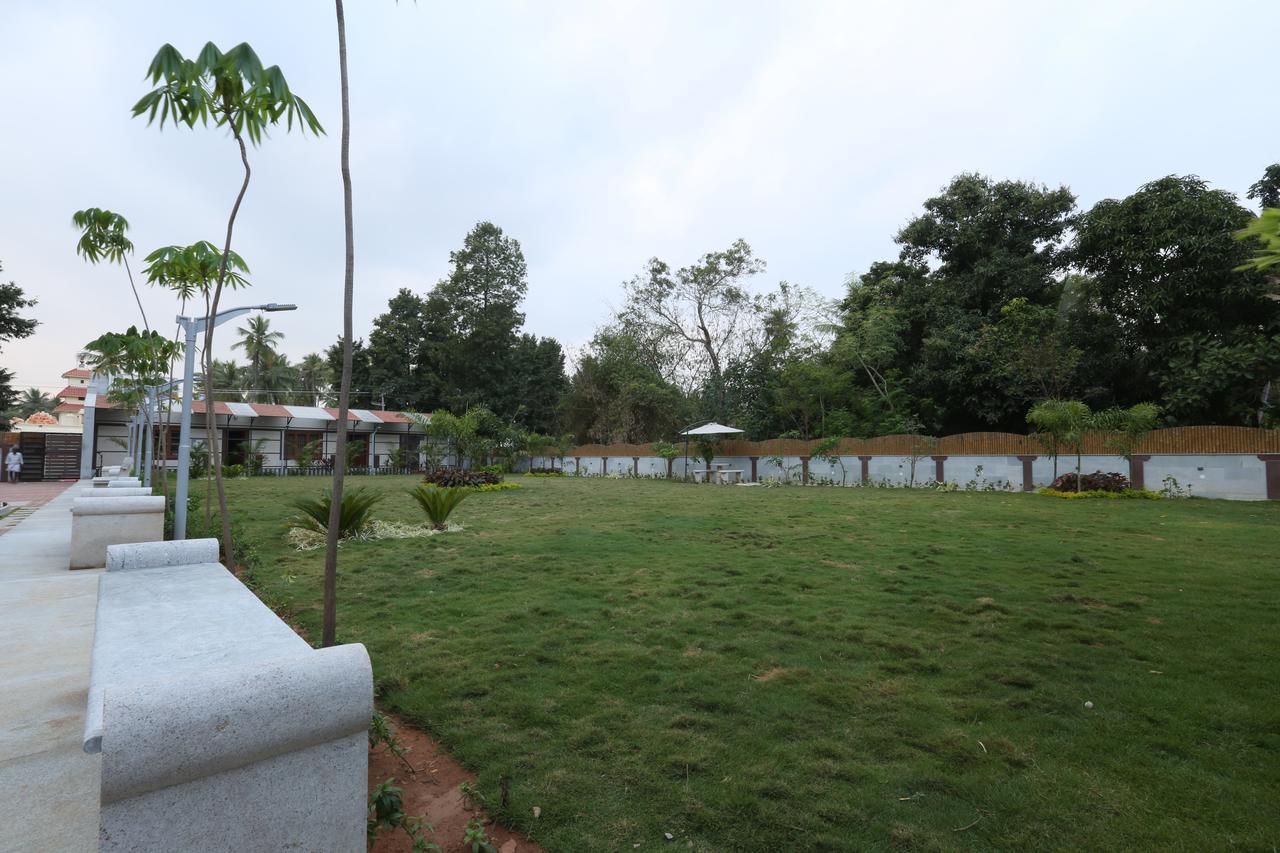 Hotel Mayapuri Amira Kumbakonam Esterno foto