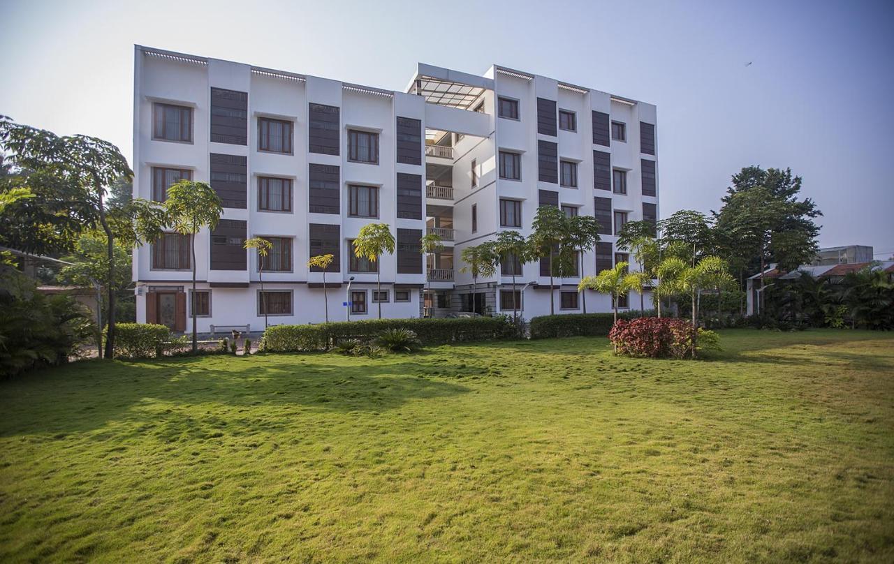 Hotel Mayapuri Amira Kumbakonam Esterno foto