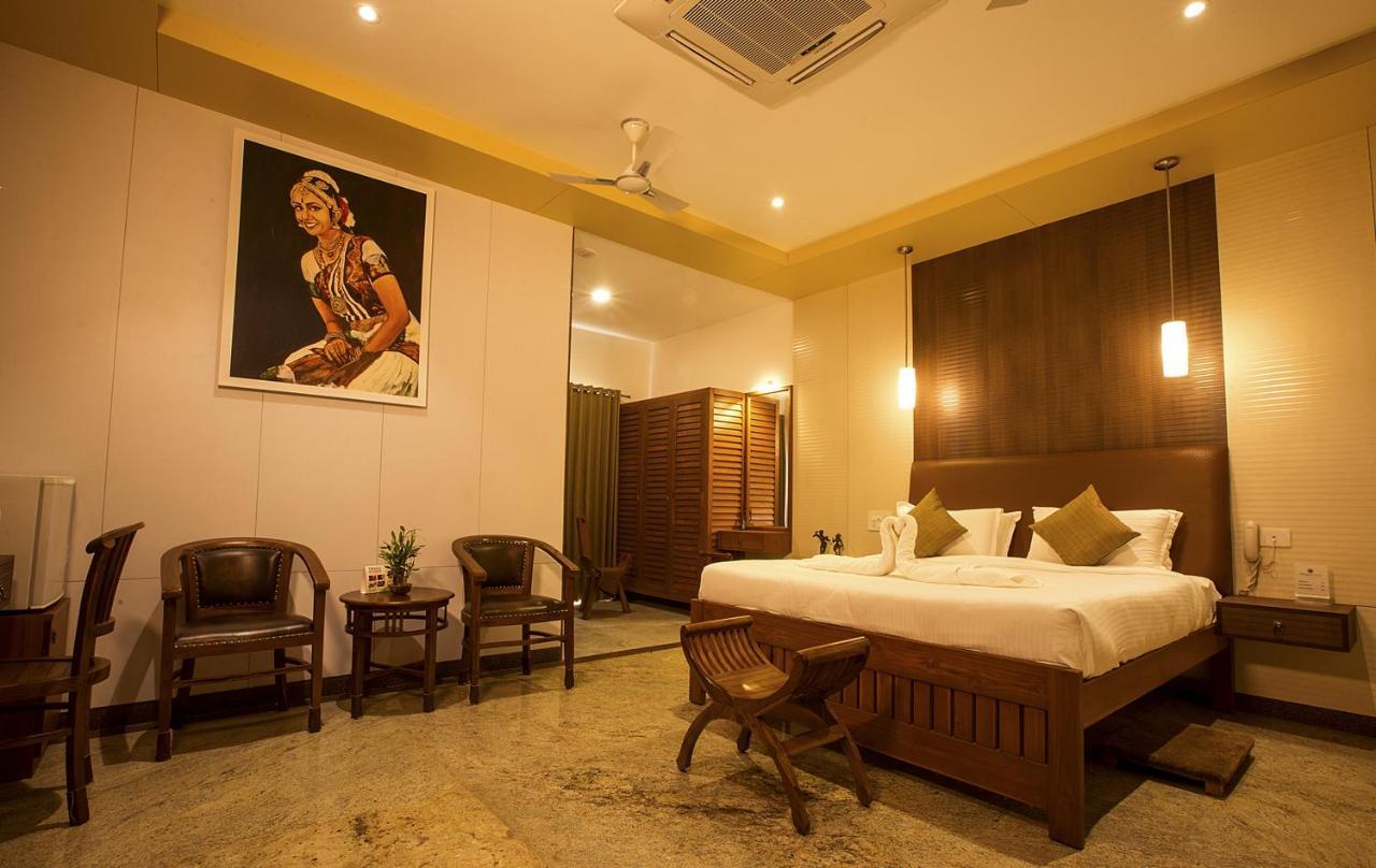 Hotel Mayapuri Amira Kumbakonam Esterno foto